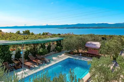Maison de vacances privée avec climatisation, piscine privée, Wifi, Tv, terrasse, parking