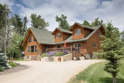 Image de Luxury Riverfront Lodge Avec Beartooth Mountain Views - Ski Ă Red Lodge