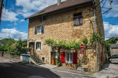 Charmant gite avec jardin et parking dans maison vigneronne.