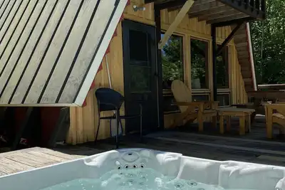 Image de Chalet alpin avec jacuzzi extérieur à 1, 6 km des remontées mécaniques