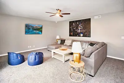 Image de 16 personnes et plus, à 5 min de Grand Park, Main Master