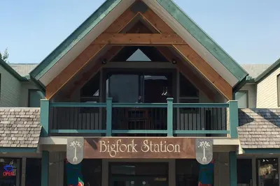 Image de Au cœur du centre-ville de Bigfork!