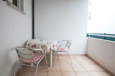 Image de Garçonnière avec la terrasse et la vue sur le mer Pirovac, Sibenik (As-15320-a)