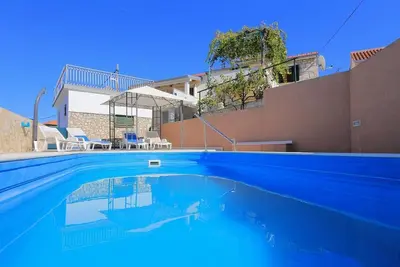 Image de Maison de vacances avec la piscine Razanj, Rogoznica (K-17904)