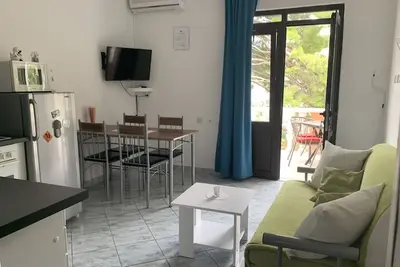 Image de Appartement d'une chambre avec la terrasse Seline, Paklenica (A-17955-b)