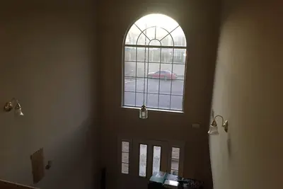 Image de Magnifique Théâtre Rm! A l'étage ofc. Nouvelle laveuse et sécheuse Maytag. Immense garage pour 2 voitures