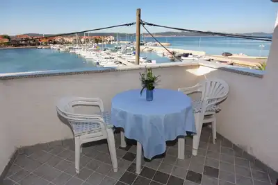 Image de Garçonnière avec la terrasse et la vue sur le mer Bibinje, Zadar (As-5759-a)