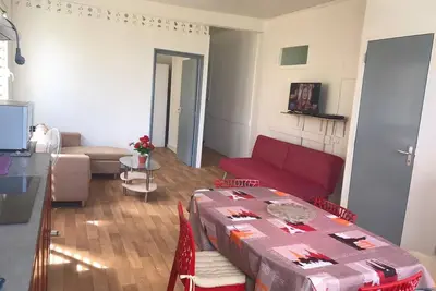 Appartement T2 vue sur mer, proche plages et commerces de proximité