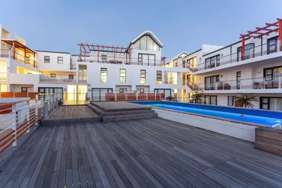 Image de Appartement de plage spacieux - Sautez et sautez du front de mer de Blouberg