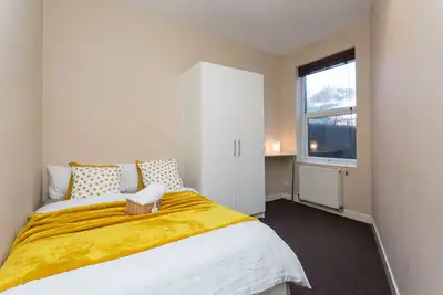 Image de Maison De 5 Chambres Avec Entretien Routier
