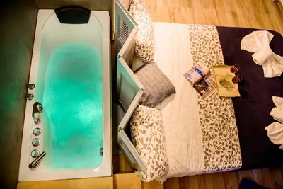 Image de Jacuzzi parfaitement situé Apt