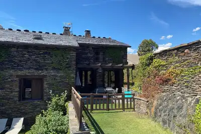 Image de Appartement rural avec jardin privé, cheminée, barbecue, jacuzzi et piscine