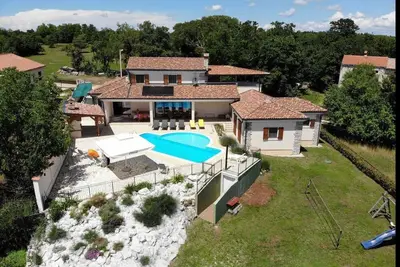 Image de Maison de vacances Zminj pour 1 - 9 personnes avec 4 chambres à coucher - Maison de vacances