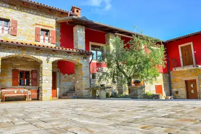 Image de Appartement \"Žaneštra\" dans Guest House Red Fairytale