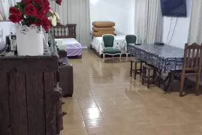 Image de Ferme entourée de chants d'oiseaux très verts