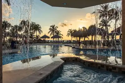 Image de Playa Linda Suite de 2 chambres avec vue sur la plage - 5ème étage! !