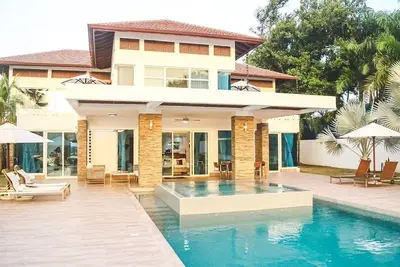 Image de Villa de 5 chambres dans un paradis tropical