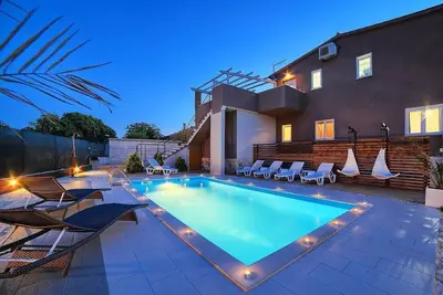 Image de Maison de vacances pour 12 personnes env. 300 qmà Šišan, Istrie (Côte sud de l'Istrie)