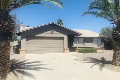 Image de Nice 3 Bedroom 2 Bath Près de Starr Pass et du centre-ville. *** Parfait pour Gem Show ***