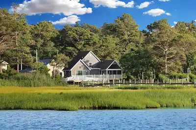 Image de Récemment rénové * Pier * North Main Street