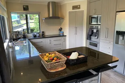 Image de Tauranga Tropical Avocado Orchard Escape Ohauiti