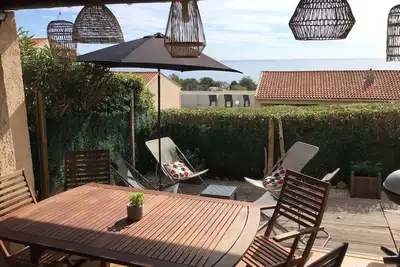 Image de Appartement T2 proche et vue mer avec piscine