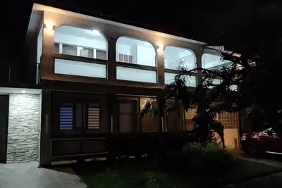Image de Résidence fraîche et belle à Levittown, Tb
