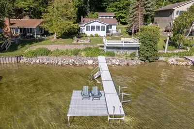 Image de Nouvelle liste! Face à l'ouest, façade de lac de sable