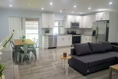 Image de Accueil Lakeside - Près de Fll et Hard Rock - 6 personnes