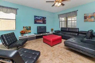 Image de Incroyable maison familiale - Chambres spacieuses - Équipements actifs pour les familles