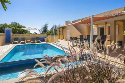 Image de Beautiful Algarve Villa | 3 Bedrooms | Villa Amarela | Private Pool & 10 Minute Walk from Beach | Carvoeiro