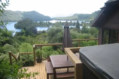 Superbes vues sur le lac isolé