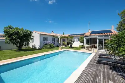 Image de Villa avec piscine idéale en famille -Proche mer-
