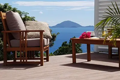 Image de Bungalow Ti Karèt avec jacuzzi et vue panoramique sur les Saintes