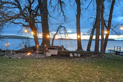 Image de Bungalow South Buffalo - Cabine au bord du lac avec quai et plage