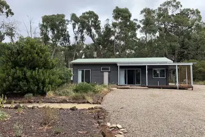 Image de Bungalow lumineux et spacieux dans un cadre de brousse authentique
