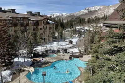 Image de Ski in/ski out condo with hot tubs, heated pool and more amenities!