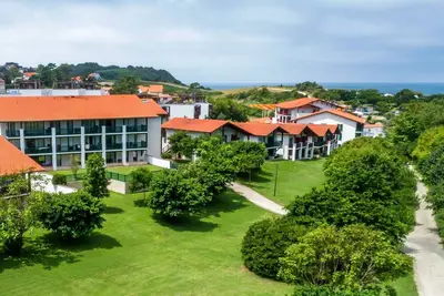 Image de Appartement avec Vue Parc à 400m de la Plage d'Erromardie | Accès Piscine Saisonnière
