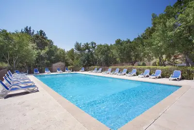 Image de Appart Duplex avec Climatisation | Seulement 2km de Gordes