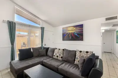 Image de 5★★★★ Location. Cubs stadium is directly across the street!