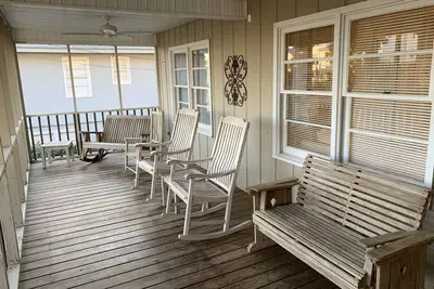 Le Skelton Family Beach House est de retour - Maison de deuxième rangée à quelques pas de la plage!