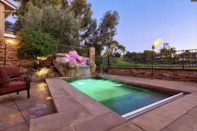 Image de Family Fun House avec vue sur le parcours de golf