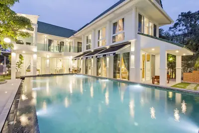 Image de Salut à la maison - 5br Stylish Villa à Pattaya