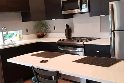 Image de Condo moderne (Microsoft) - entrée privée, cuisine