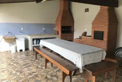 Image de Maison spacieuse à 50 mètres de la plage avec wifi et chambres climatisées