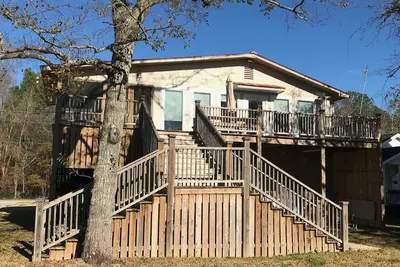 Image de Le Creek House est super agréable et calme à la campagne. Viens et amuse toi!