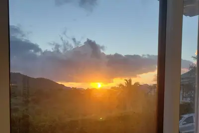 Image de Confortable chez-soi: 1 chambre à coucher 1 salle de bain entièrement meublée