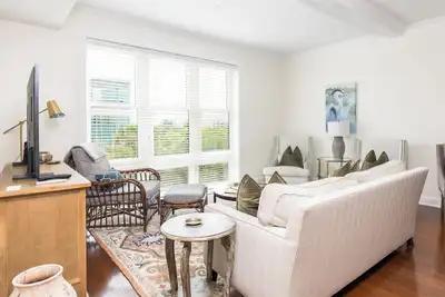 Image de Condo de 3 chambres au coeur de Charleston historique