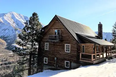 Image de Cliffside Log Cabin w / New Large Deck for Enjoying Spectacular Views & Wildlife