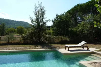 Image de Gordes, 2 maisons reliées par un patio, climatisées, piscine, Wifi, Bbq